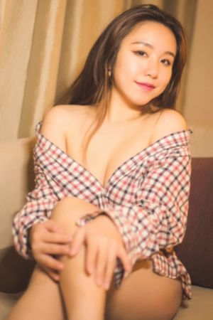 绿帽男带娇妻spa播放_1080超清在线观看